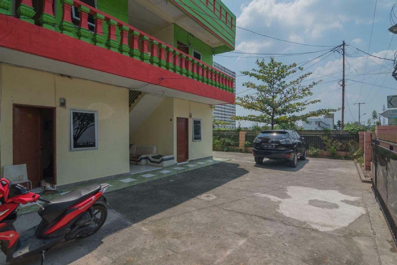 Hotel RedDoorz near Politeknik Negeri Medan Exterior foto